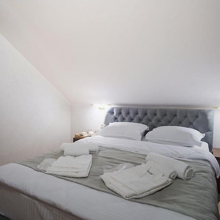 9 Rooms 第比利斯 外观 照片