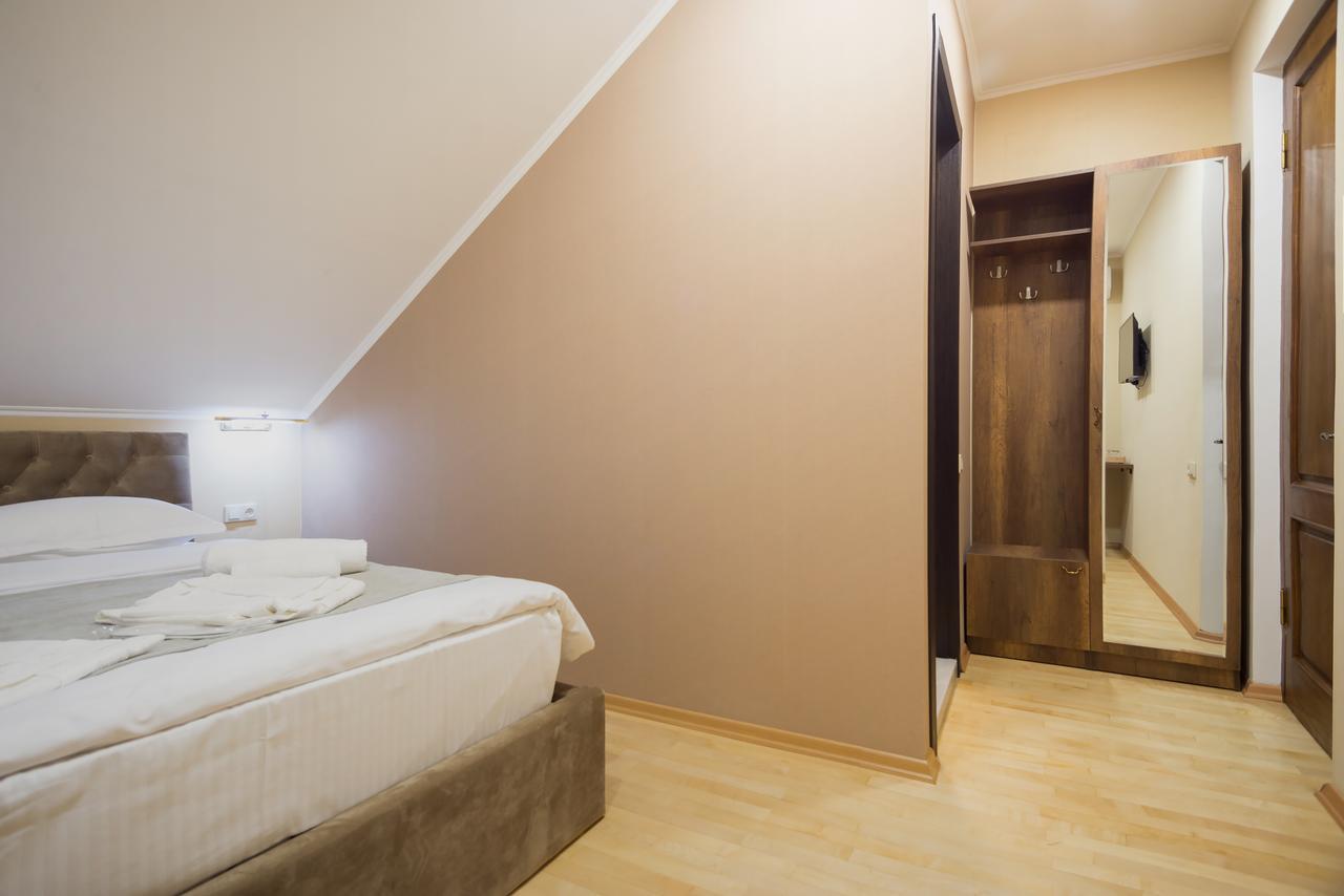 9 Rooms 第比利斯 外观 照片