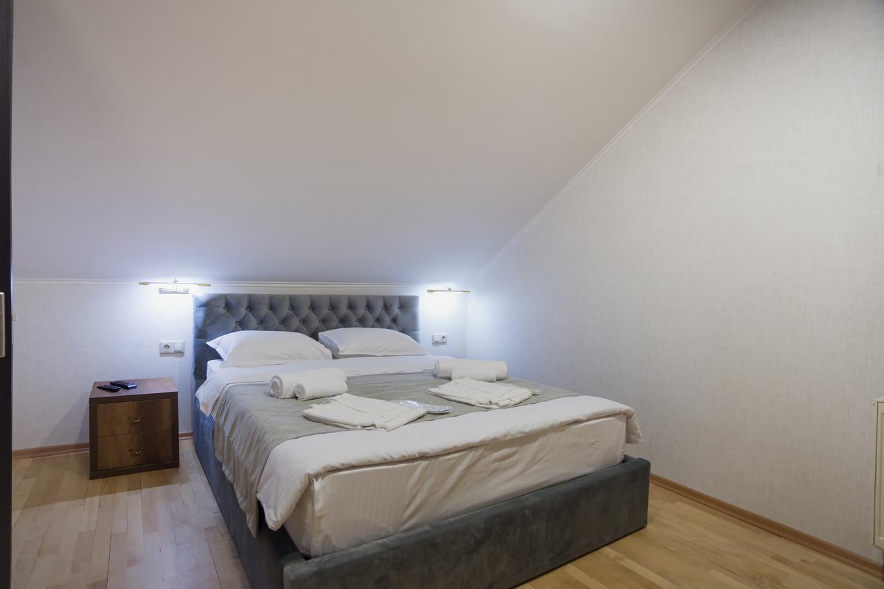 9 Rooms 第比利斯 外观 照片