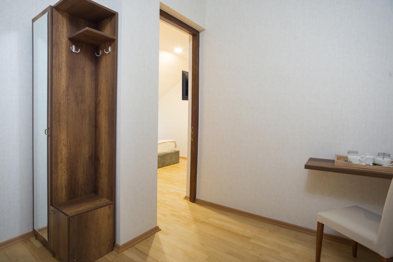 9 Rooms 第比利斯 外观 照片