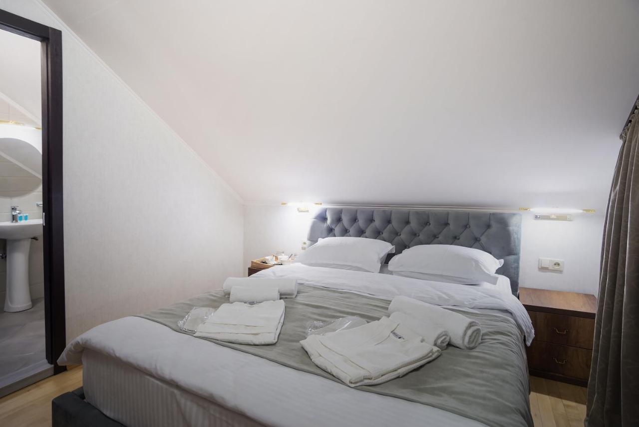 9 Rooms 第比利斯 外观 照片