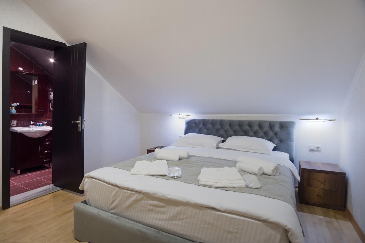 9 Rooms 第比利斯 外观 照片