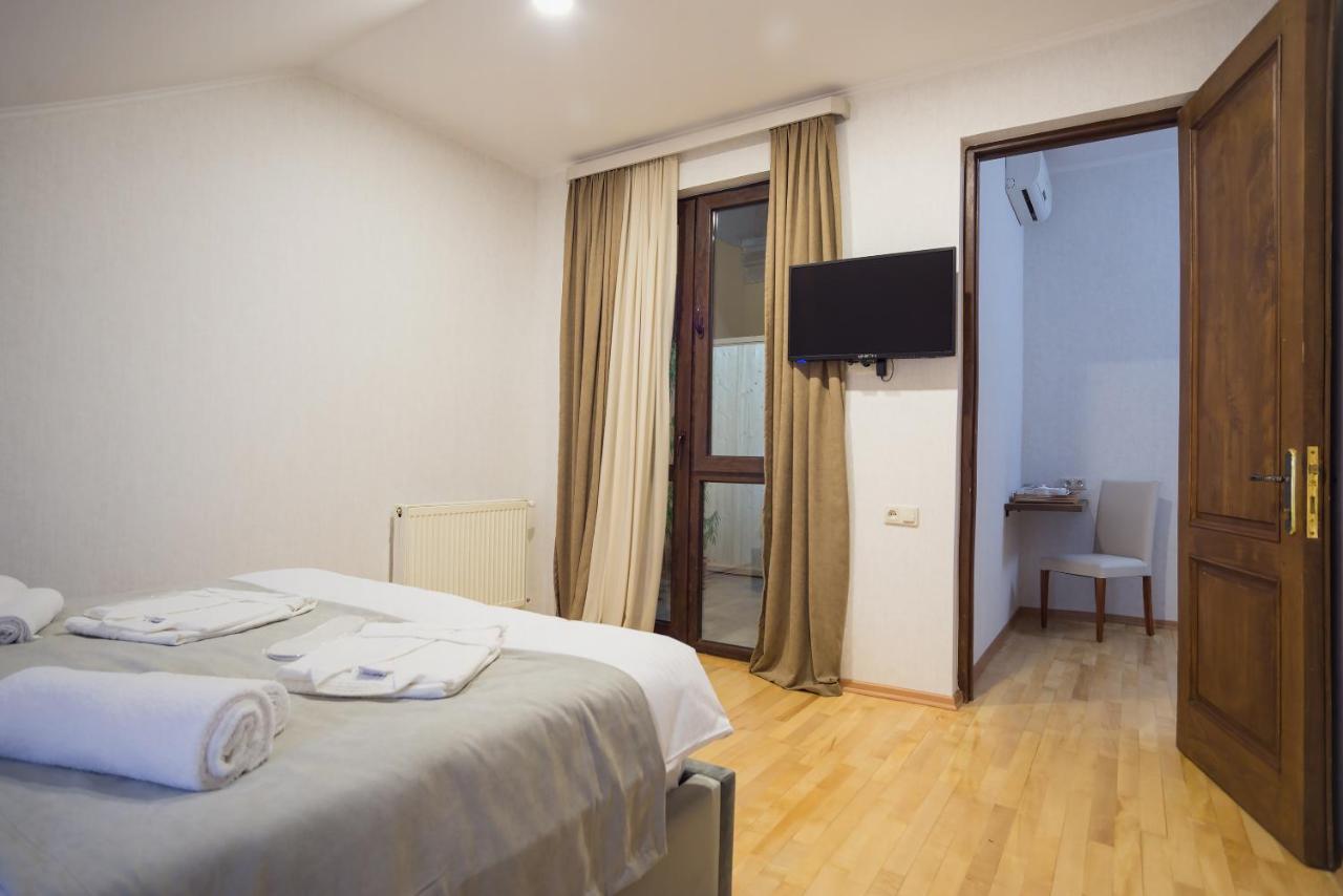 9 Rooms 第比利斯 外观 照片